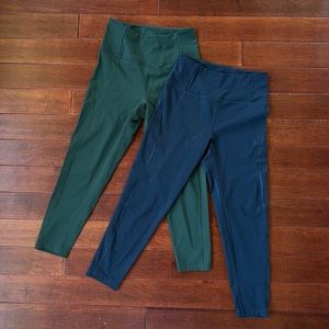 Girlfriend Compressive High-Rise Leggings in Moss and Midnight